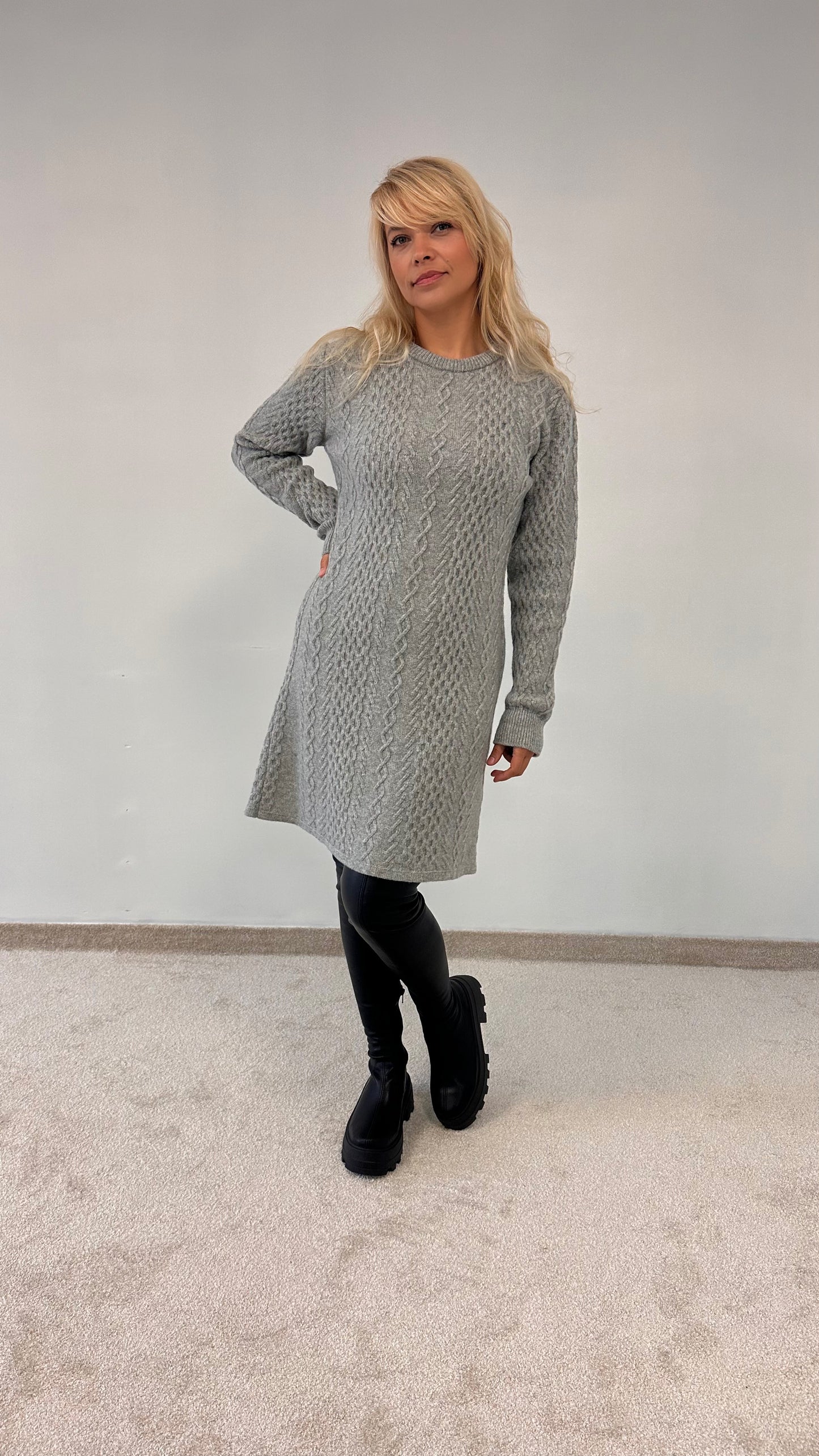 Mini dress in Wool/Cashmere "Viktoria"