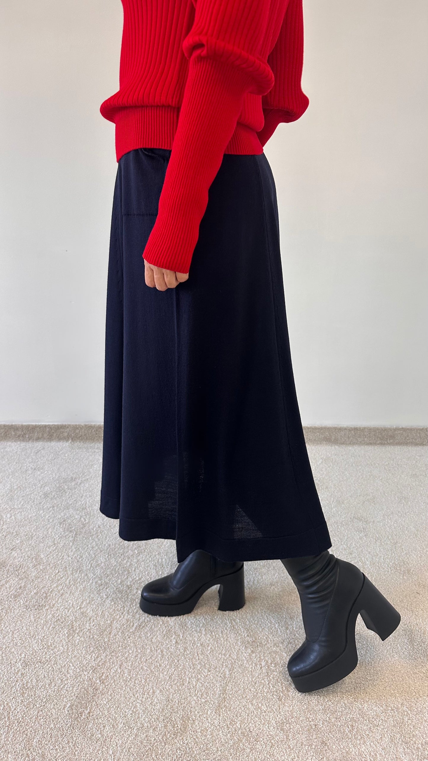 Merino wool Skirt with pockets "Stephania"