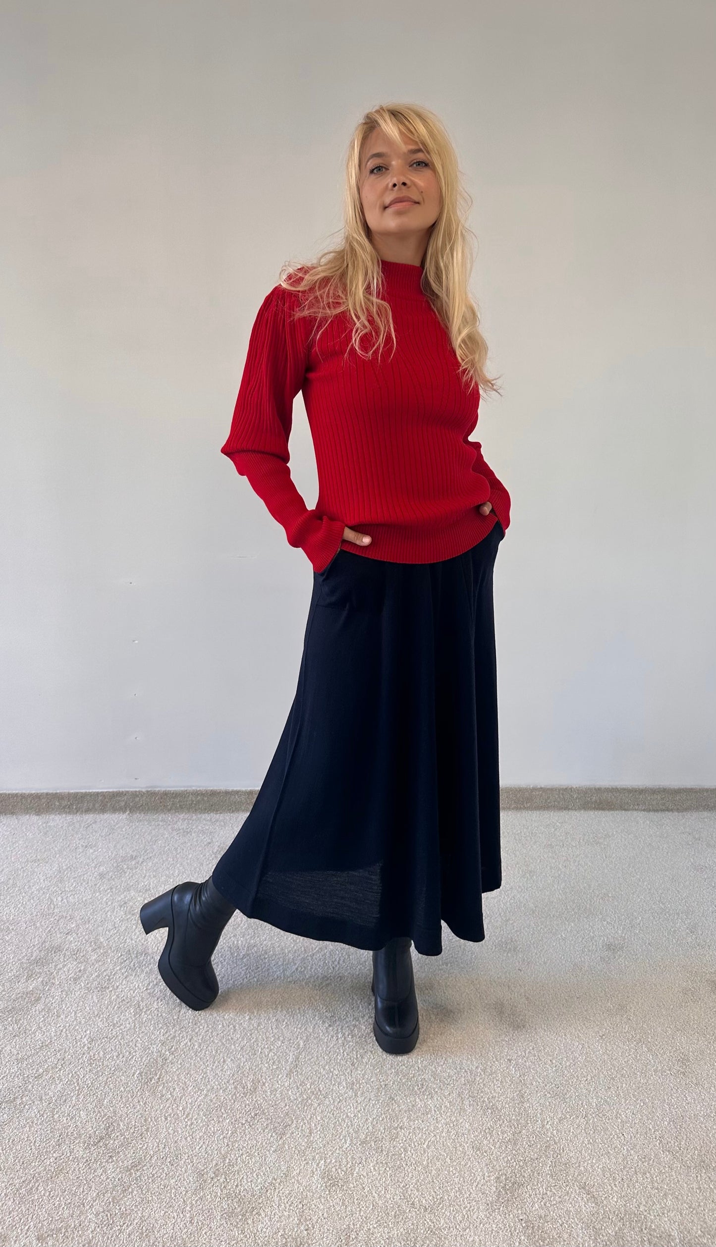 Merino wool Skirt with pockets "Stephania"