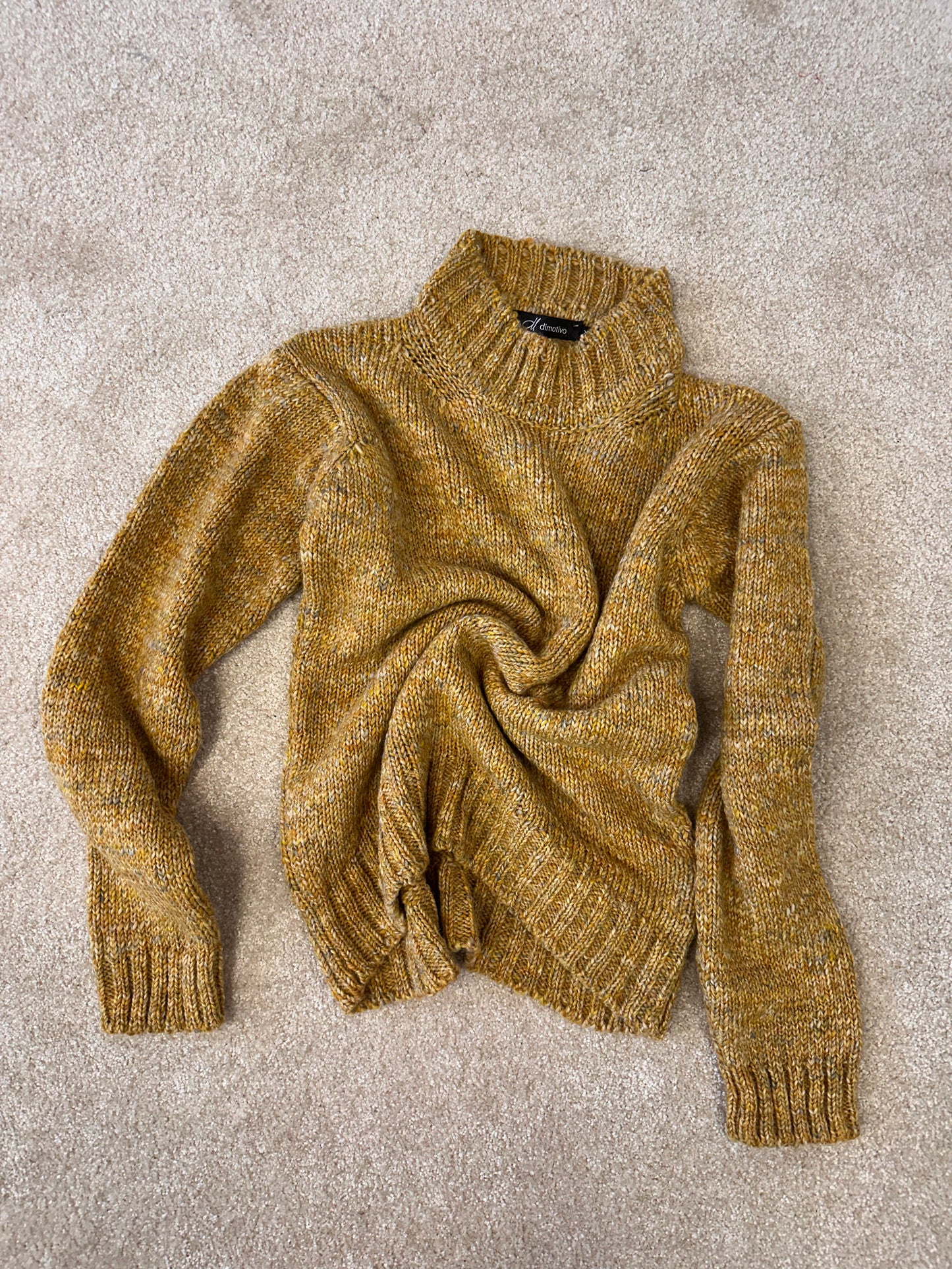 Short knitted melange sweater "Tyla"
