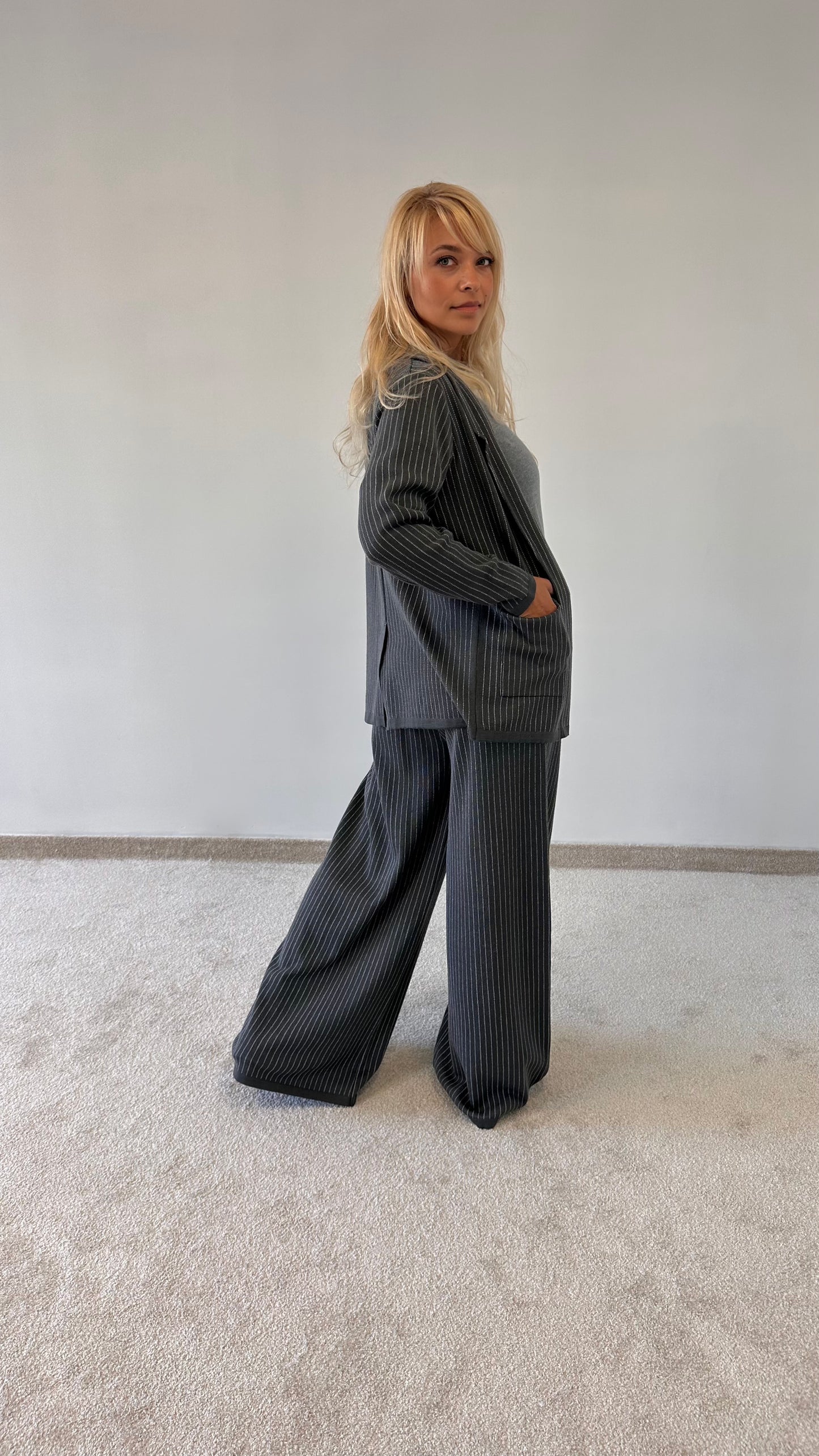 Elegant suit in Merino wool "Sandra"