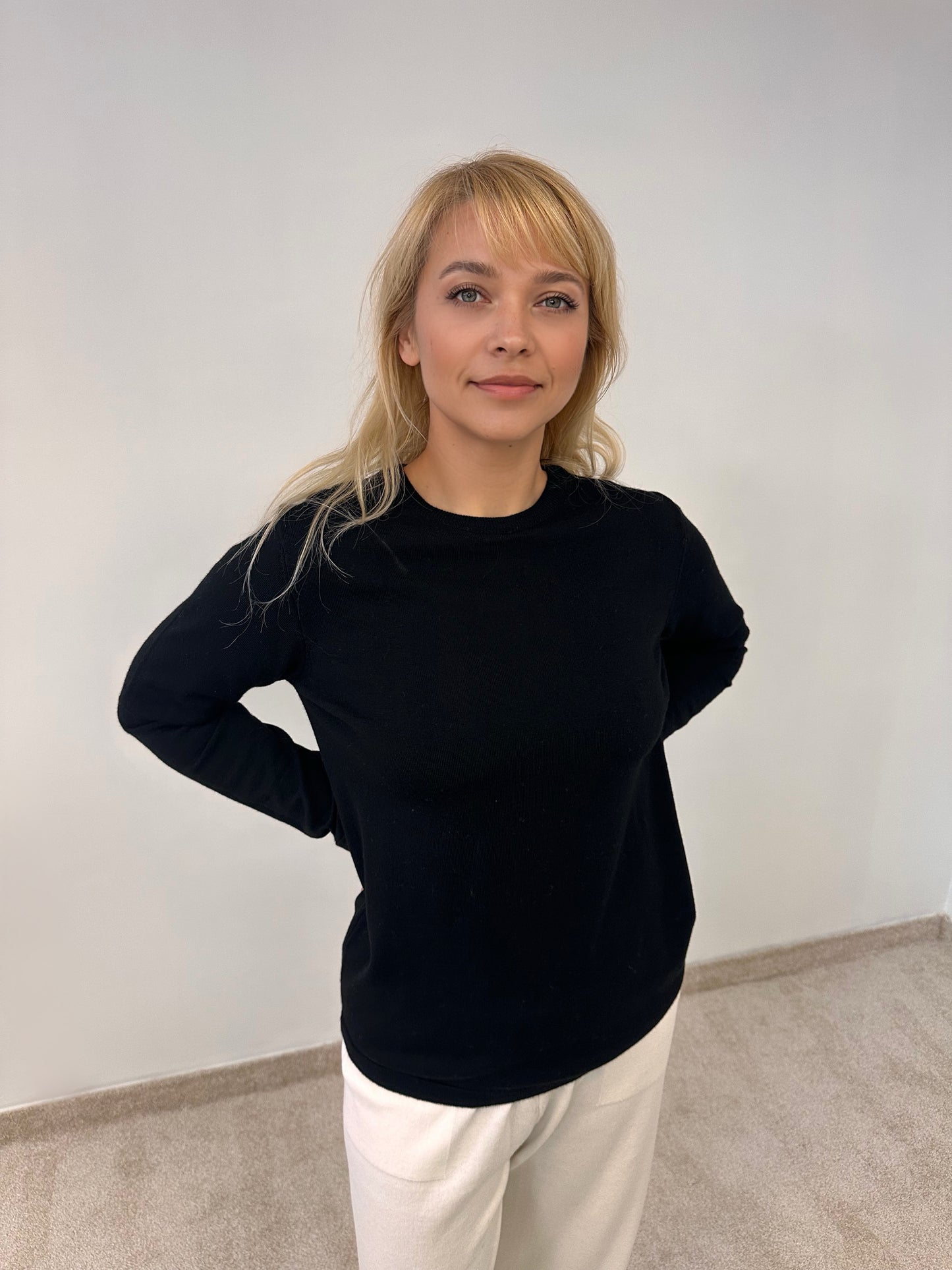 Merino wool sweater "Magi"