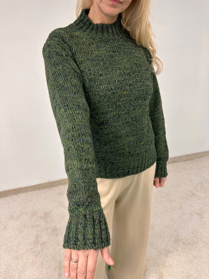 Short knitted melange sweater "Tyla"