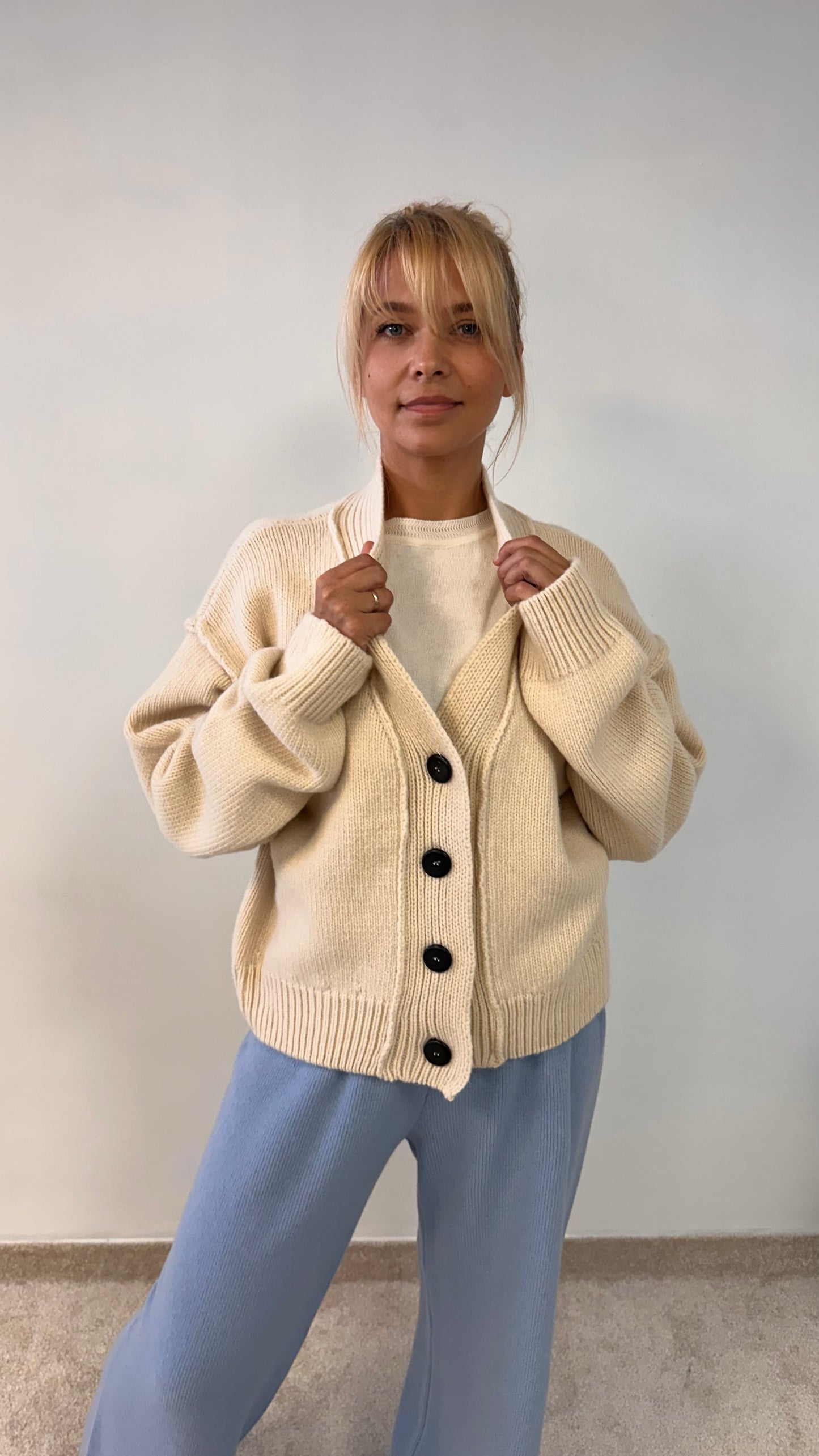 Wool Cashmere Cardigan “Madara”