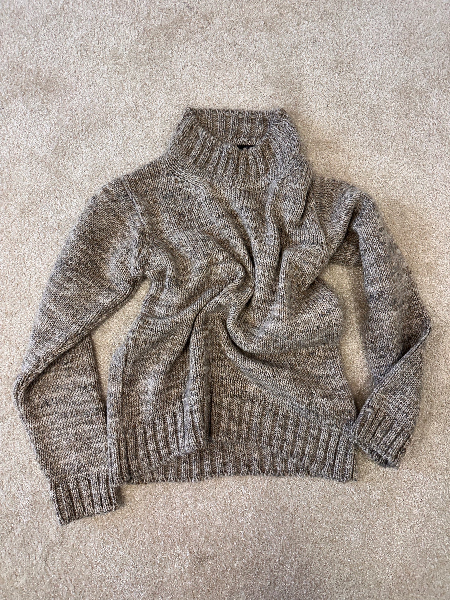 Short knitted melange sweater "Tyla"